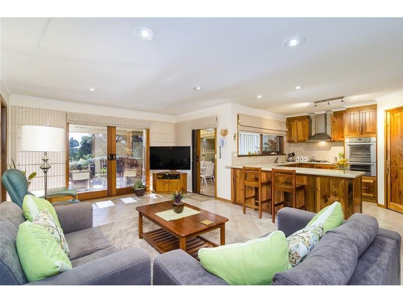 50 Manorvale Parade, Werribee VIC 3030