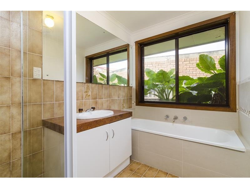 9 Grosvenor Place, Werribee VIC 3030