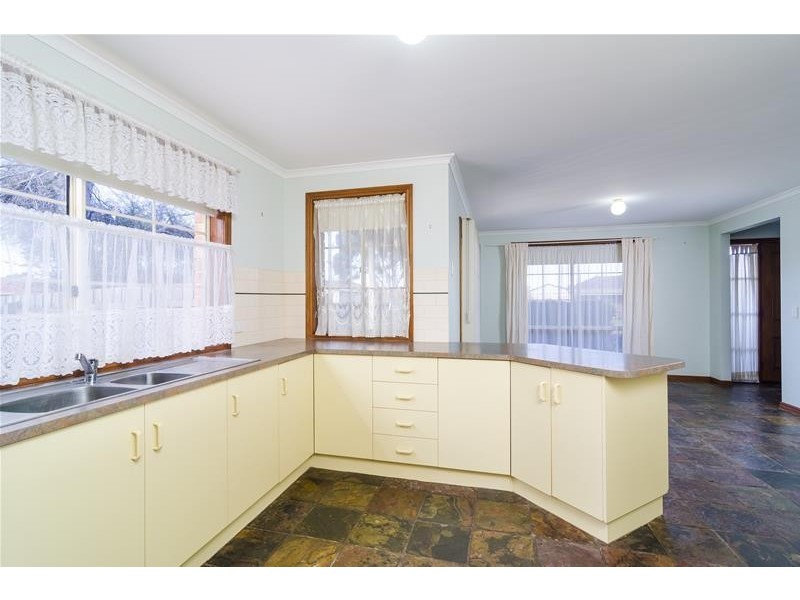 16 Mailrun Court, Hoppers Crossing VIC 3029