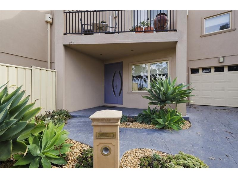25B Parklands Grove, Werribee VIC 3030