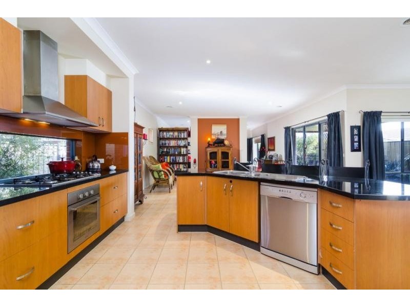 11 Nottingham Cres, Tarneit VIC 3029