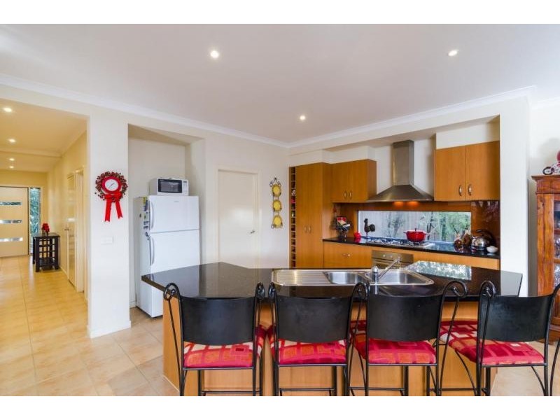 11 Nottingham Cres, Tarneit VIC 3029