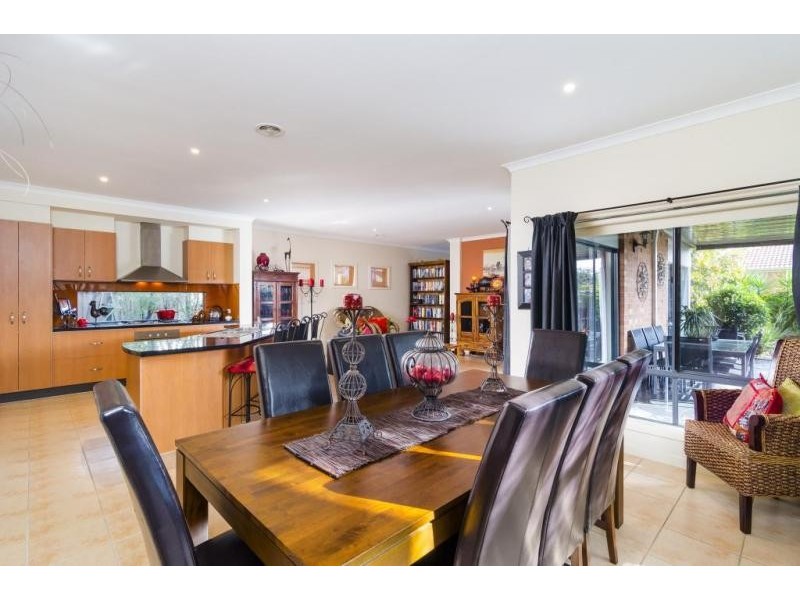 11 Nottingham Cres, Tarneit VIC 3029