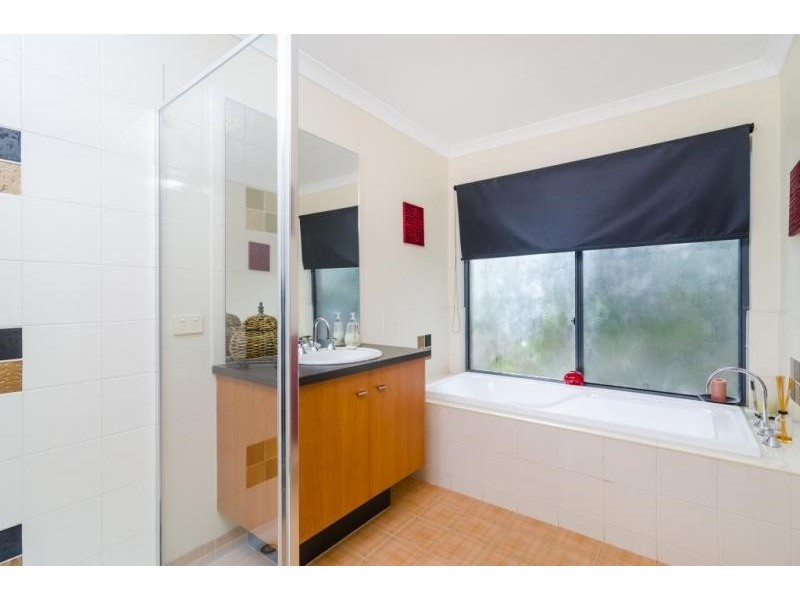 11 Nottingham Cres, Tarneit VIC 3029