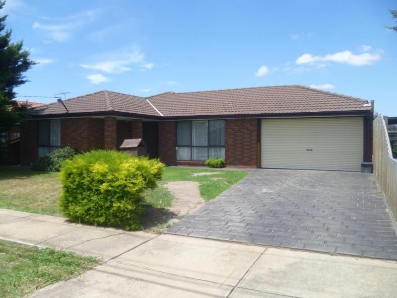 16 Matlock Crescent, Hoppers Crossing VIC 3029