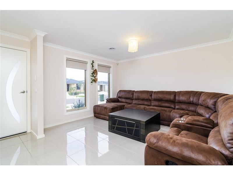 15 Ducane Street, Wyndham Vale VIC 3024