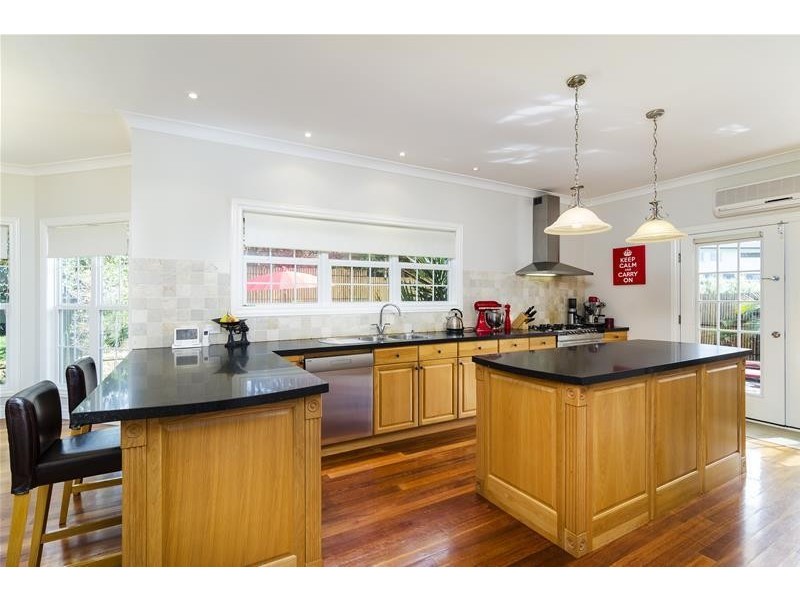8 Watkins Grove, Werribee VIC 3030