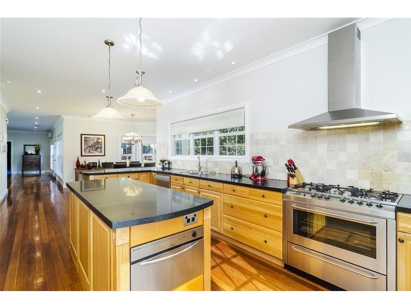 8 Watkins Grove, Werribee VIC 3030