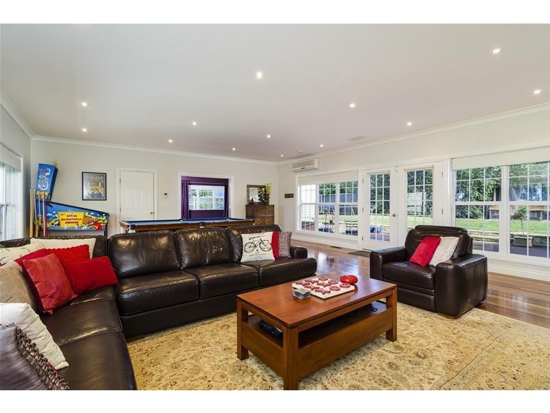 8 Watkins Grove, Werribee VIC 3030