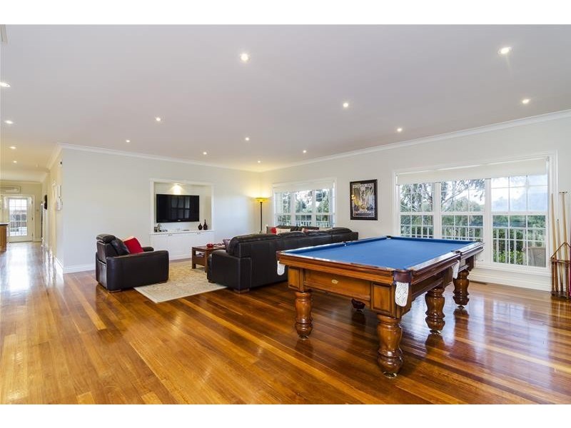 8 Watkins Grove, Werribee VIC 3030