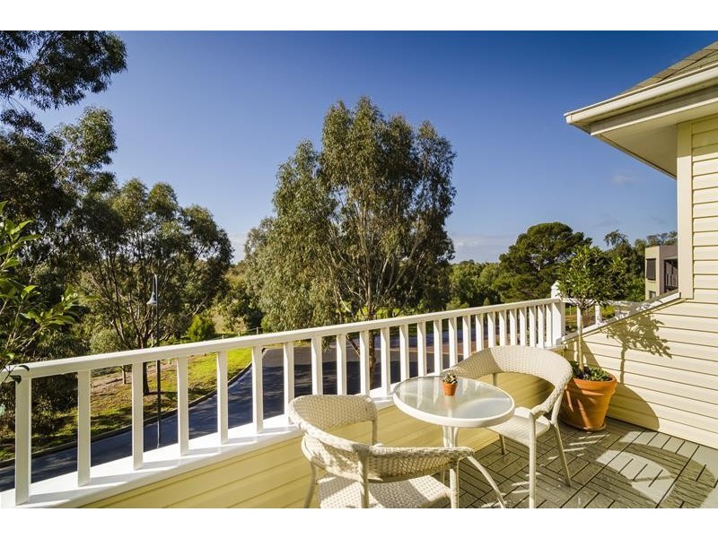 8 Watkins Grove, Werribee VIC 3030