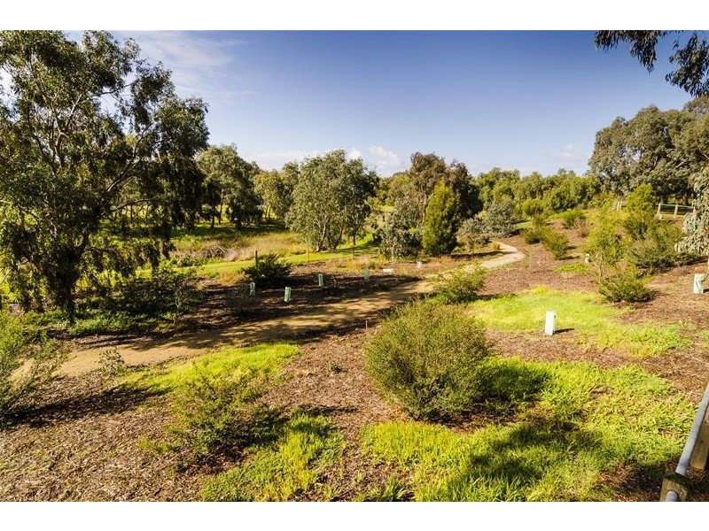 8 Watkins Grove, Werribee VIC 3030