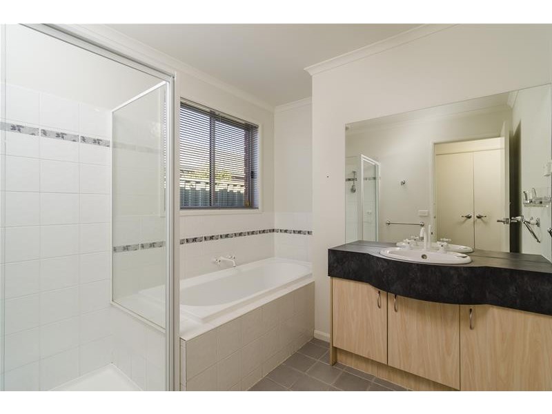 16 Orana Street, Wyndham Vale VIC 3024