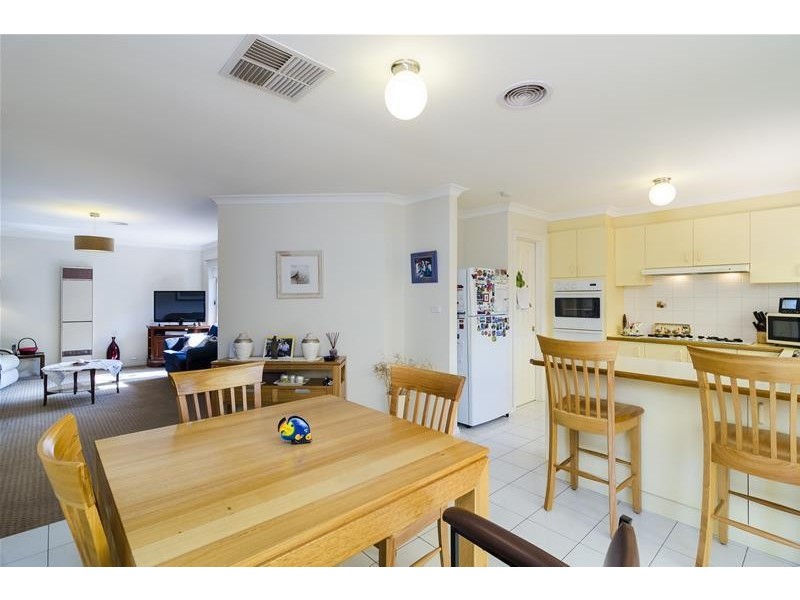 2/134 Werribee Street, Werribee VIC 3030