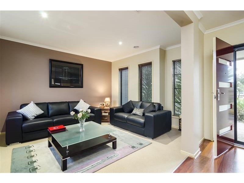 8 Ashburton Avenue, Wyndham Vale VIC 3024