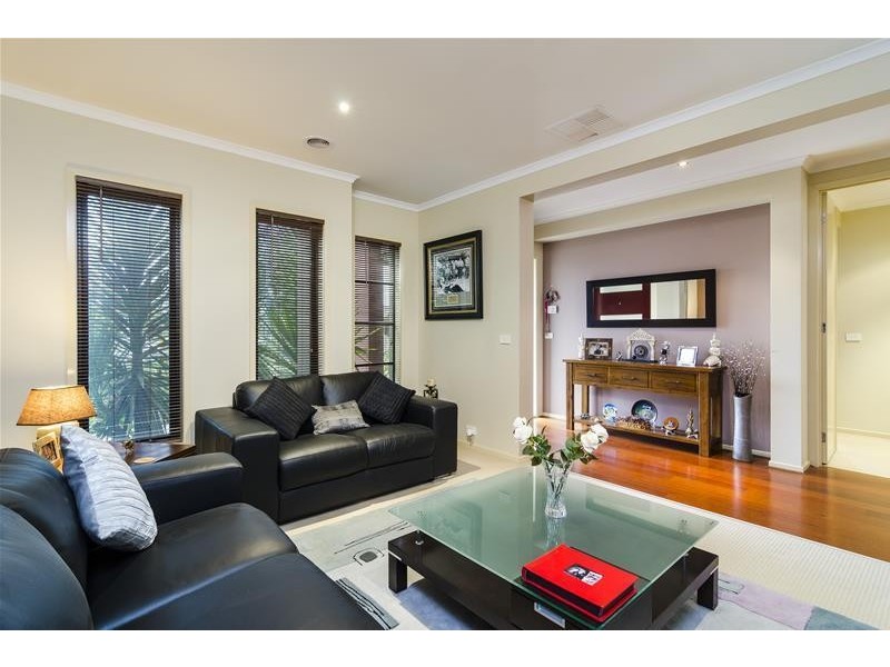 8 Ashburton Avenue, Wyndham Vale VIC 3024