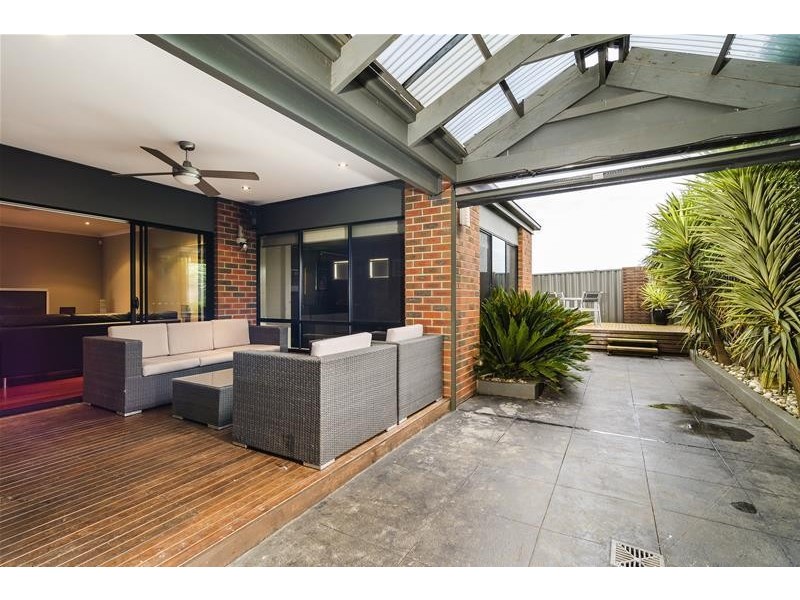 8 Ashburton Avenue, Wyndham Vale VIC 3024