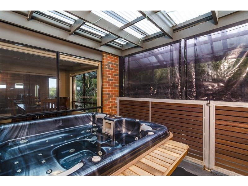 8 Ashburton Avenue, Wyndham Vale VIC 3024