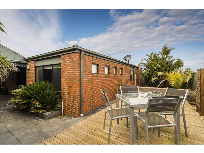 8 Ashburton Avenue, Wyndham Vale VIC 3024