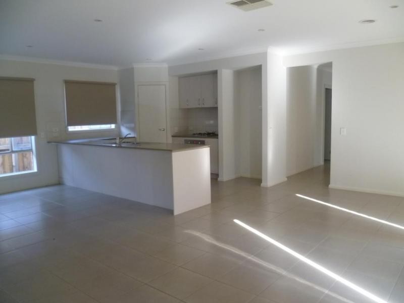 21 Morgan Crescent, Werribee VIC 3030