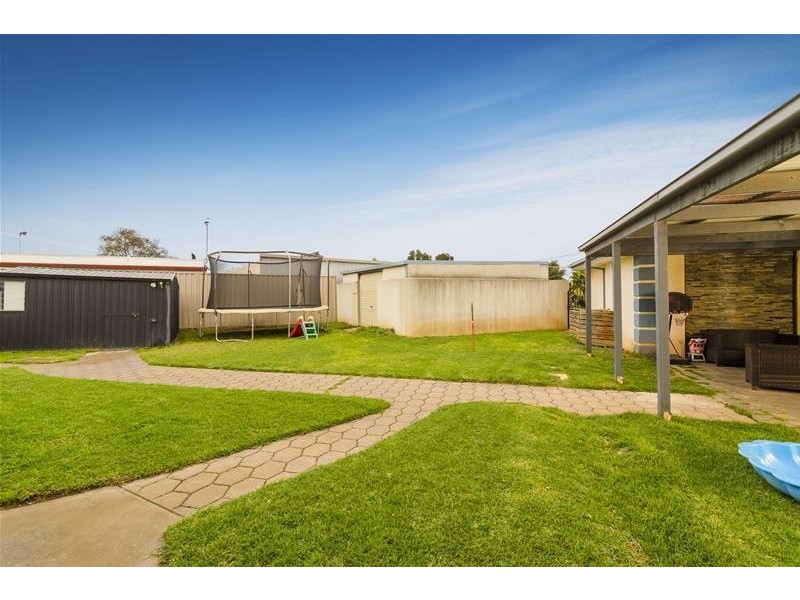 5 Loddon Court, Werribee VIC 3030