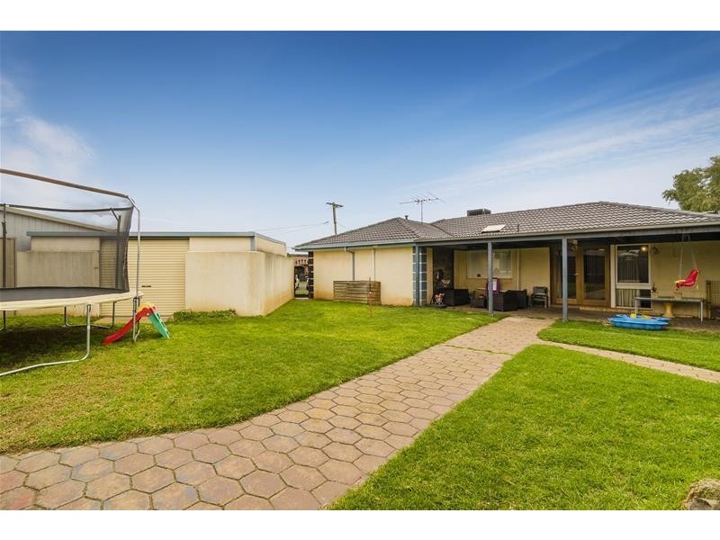 5 Loddon Court, Werribee VIC 3030