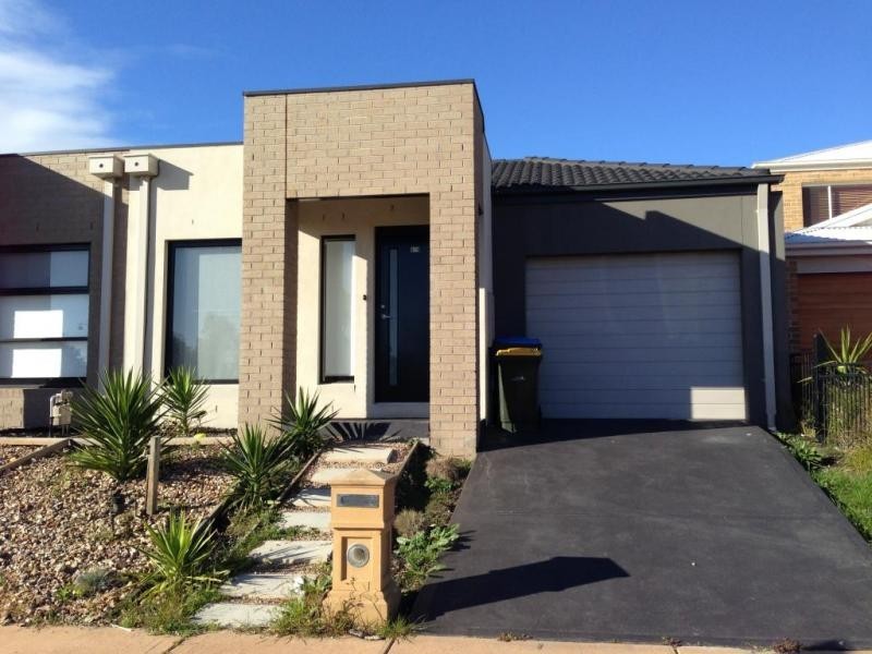 2/3 Ponsford Drive, Point Cook VIC 3030