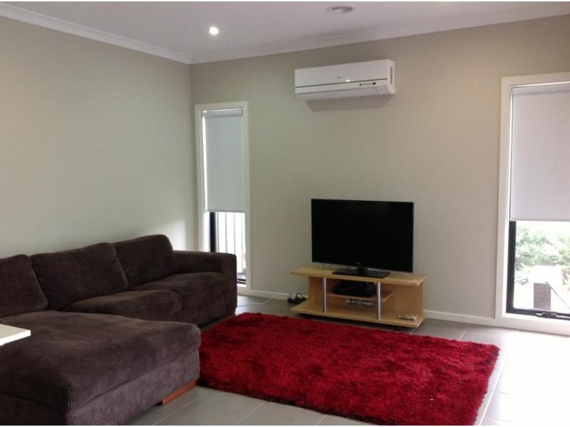 2/3 Ponsford Drive, Point Cook VIC 3030