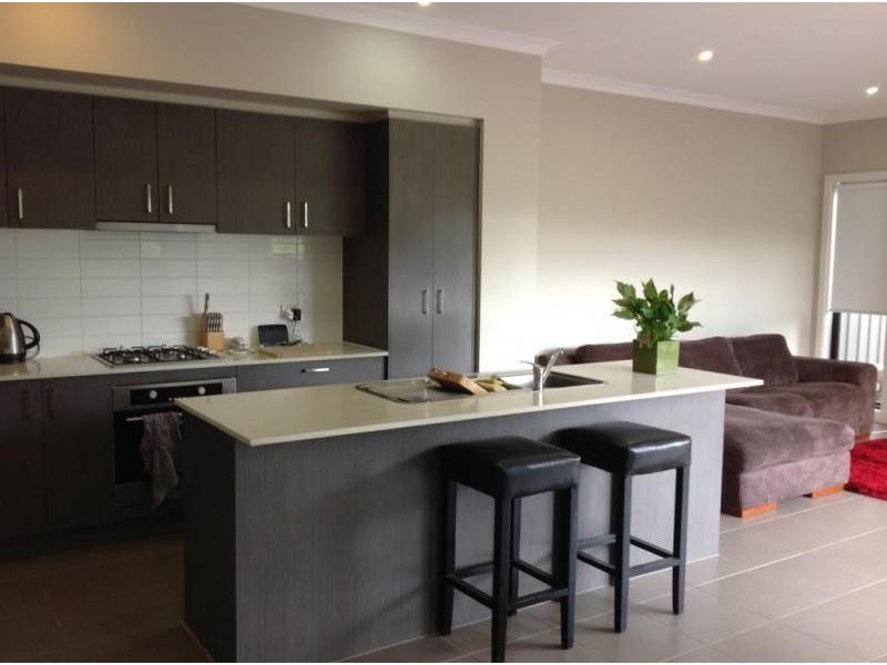 2/3 Ponsford Drive, Point Cook VIC 3030