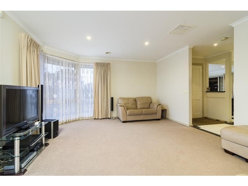 10 St Andrews Drive, Werribee VIC 3030