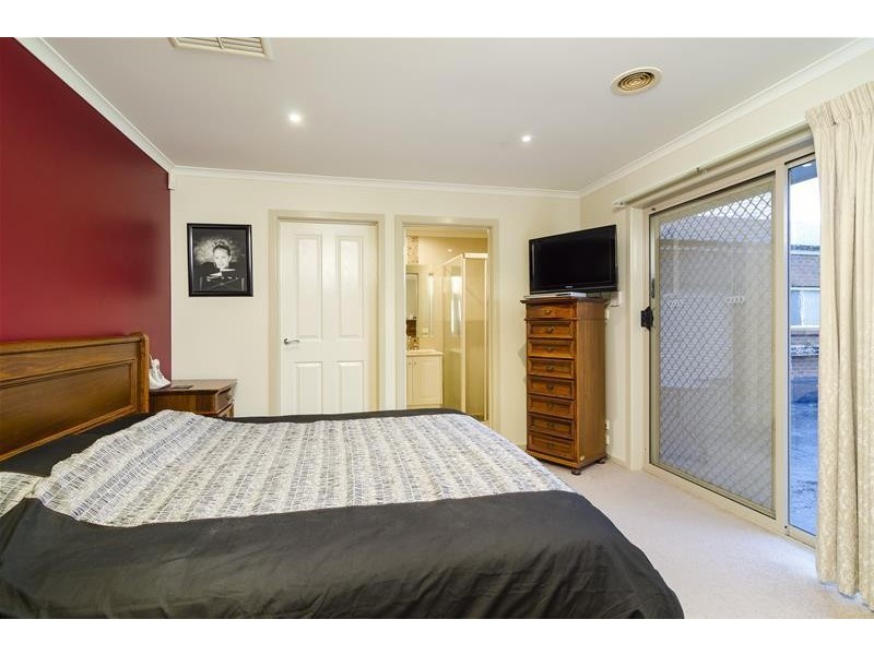 10 St Andrews Drive, Werribee VIC 3030