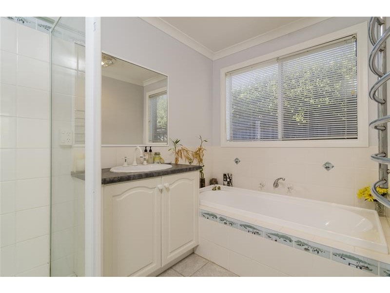 6 Carolyn Drive, Hoppers Crossing VIC 3029