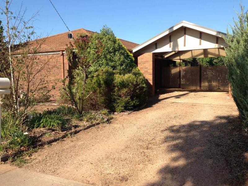 9 Wallara Road, Werribee VIC 3030