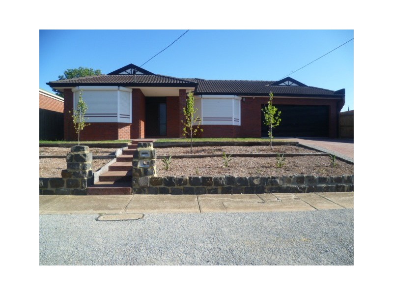 12 Angela Drive, Hoppers Crossing VIC 3029