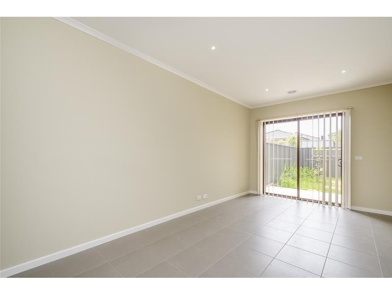 2/4 Wickham Street, Wyndham Vale VIC 3024