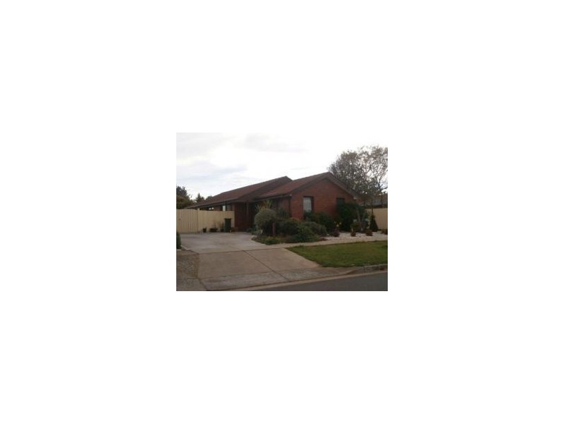 2 Hotham Crescent, Hoppers Crossing VIC 3029