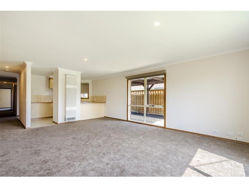 2/37 Rowes Road, Werribee VIC 3030