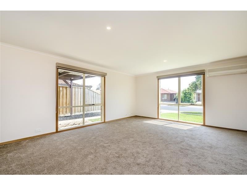 2/37 Rowes Road, Werribee VIC 3030