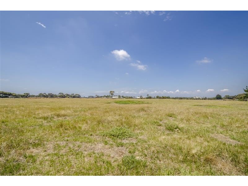 60 Hughes Road, Little River VIC 3211