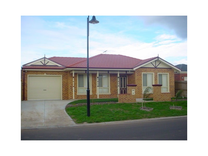 2/21 Hope Way, Tarneit VIC 3029