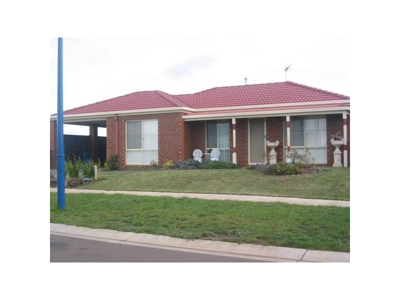 3 Maclarens Close, Wyndham Vale VIC 3024