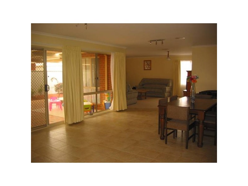 2 St Peter Court, Tarneit VIC 3029