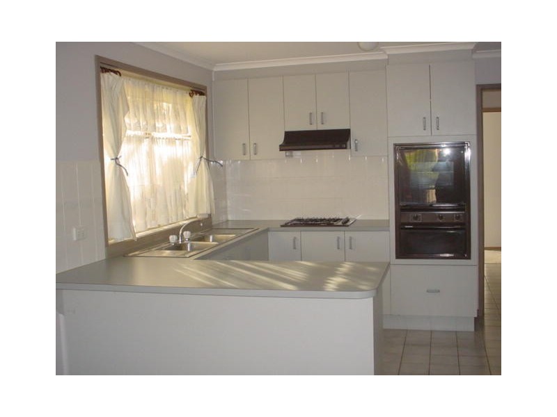 11 Marlo Square, Werribee VIC 3030