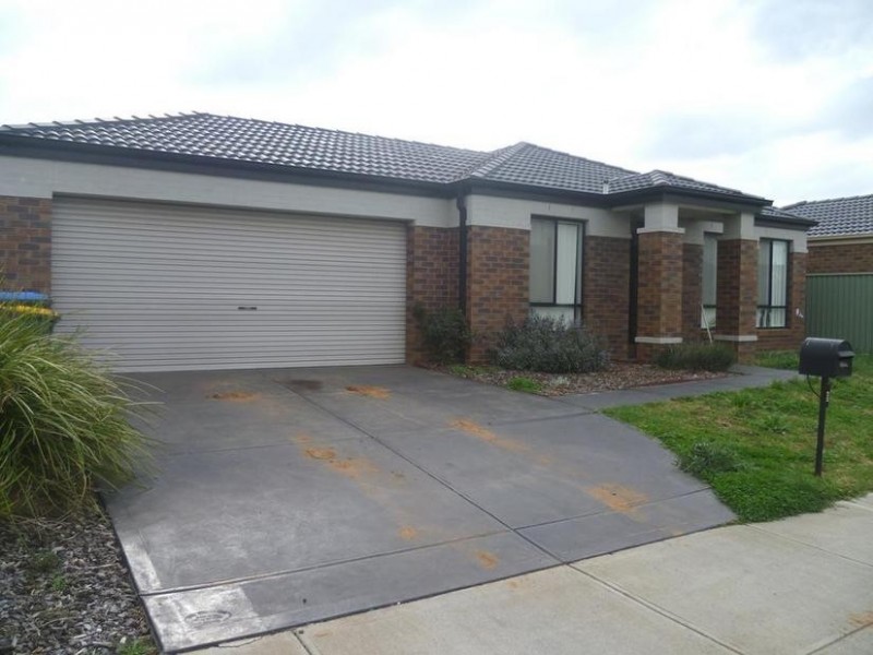 8 Ologhlen Drive, Wyndham Vale VIC 3024