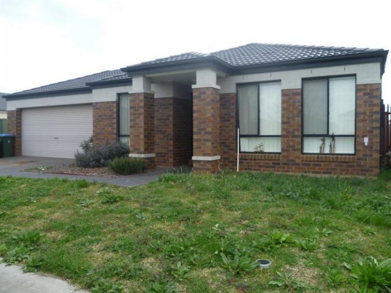 8 Ologhlen Drive, Wyndham Vale VIC 3024