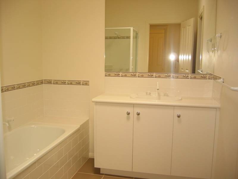 26 Howards Way, Point Cook VIC 3030