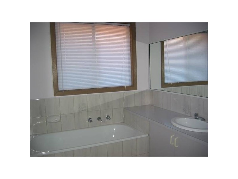 2/18 Langridge Street, Hoppers Crossing VIC 3029