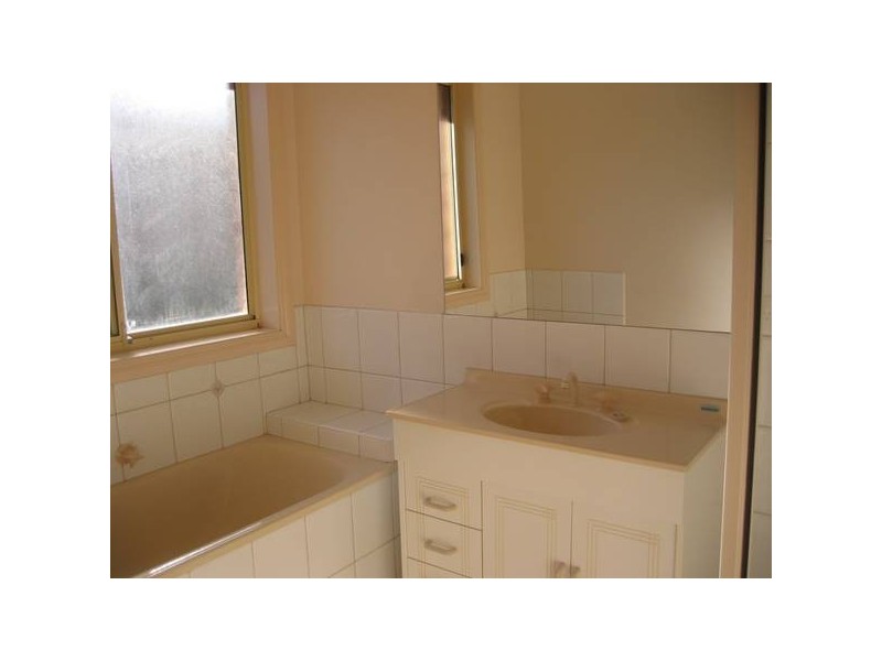 1/57 Hotham Crescent, Hoppers Crossing VIC 3029
