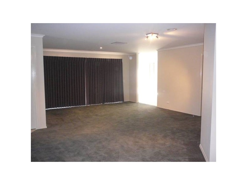 16 Frogmouth Court, Truganina VIC 3029