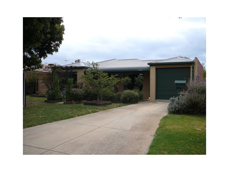 35 Koroneos Drive, Werribee South VIC 3030